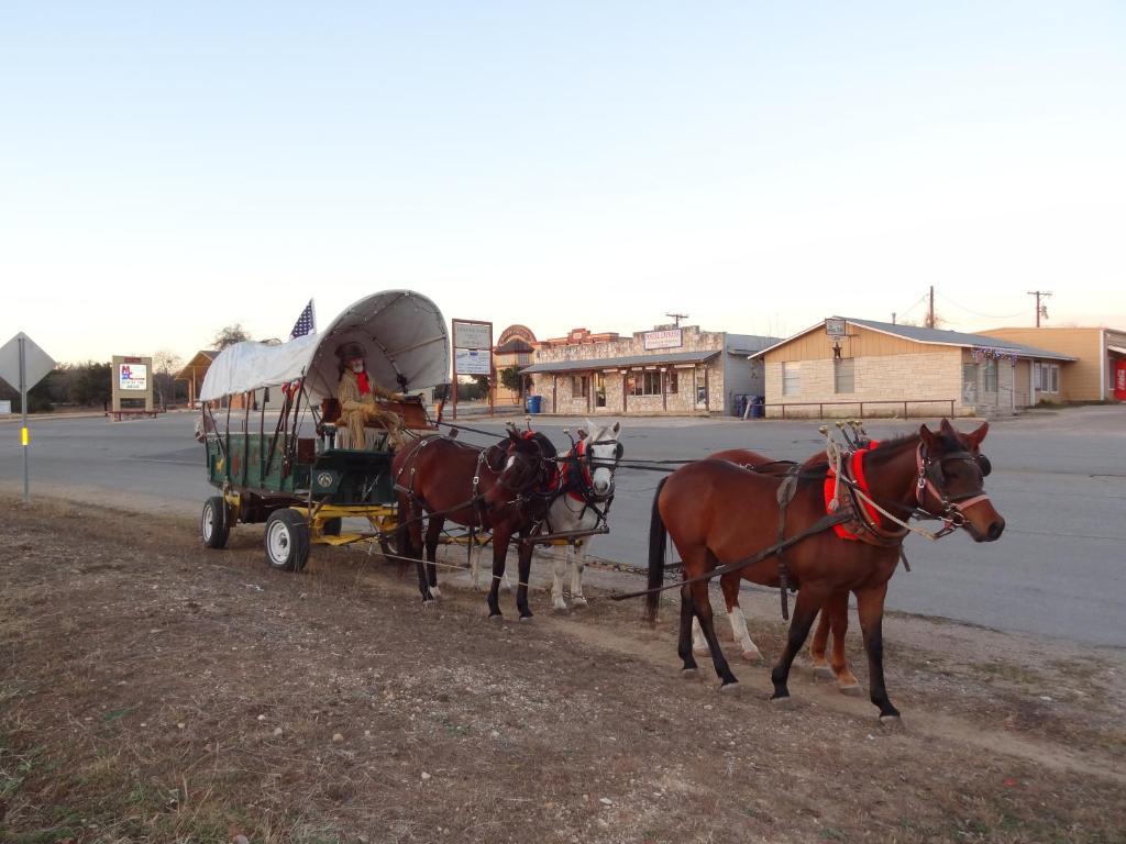 River Oak Inn And Restaurant Bandera Εξωτερικό φωτογραφία